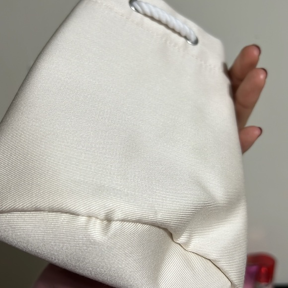 Dior Bucket 🌺 - Picture 3 of 3